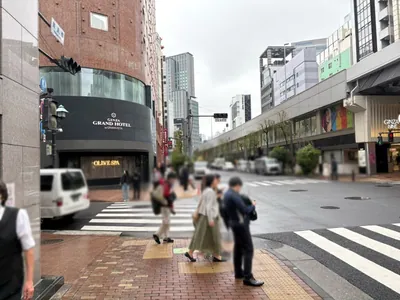 オウルへの道順 7／9：「難波橋」の交差点を左折します。