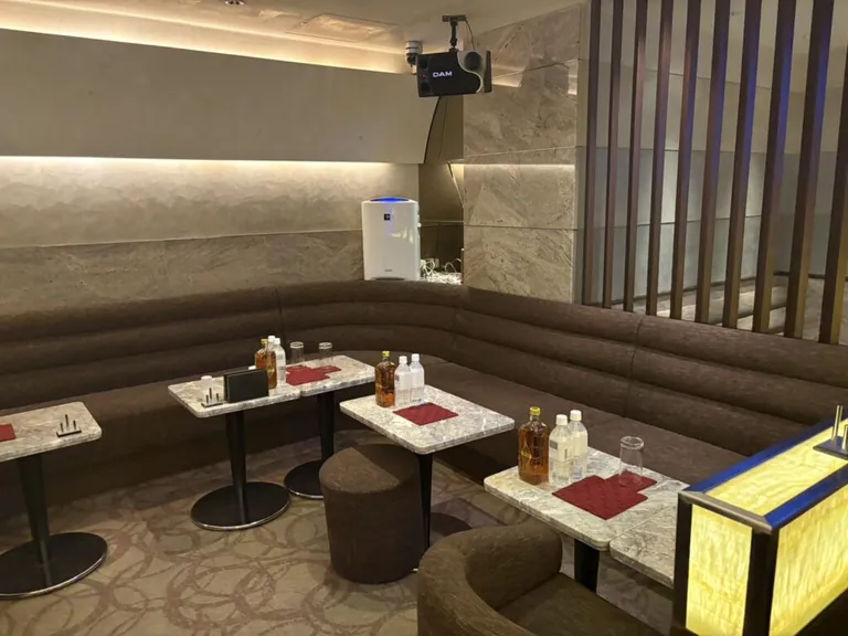 アイリスの店内