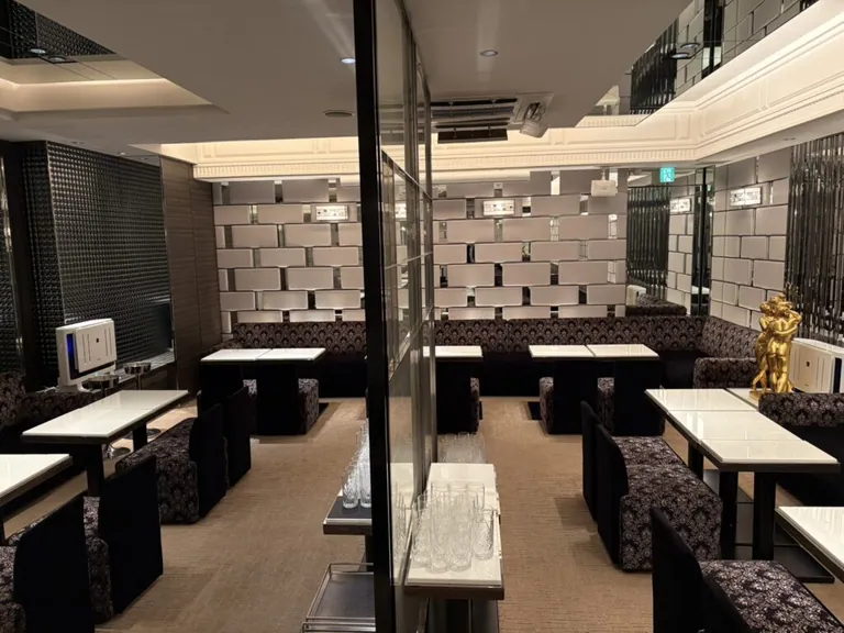 パピヨンの店内