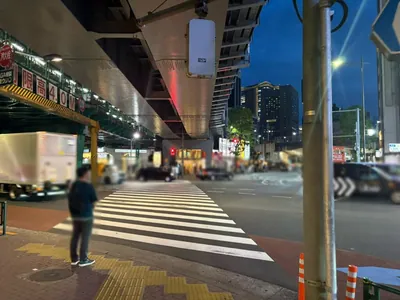 パラディへの道順 3／9：一つ目の横断歩道を渡ります。