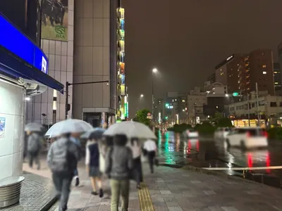 カリエへの道順 5／8：左手一つ目の路地を左折します。