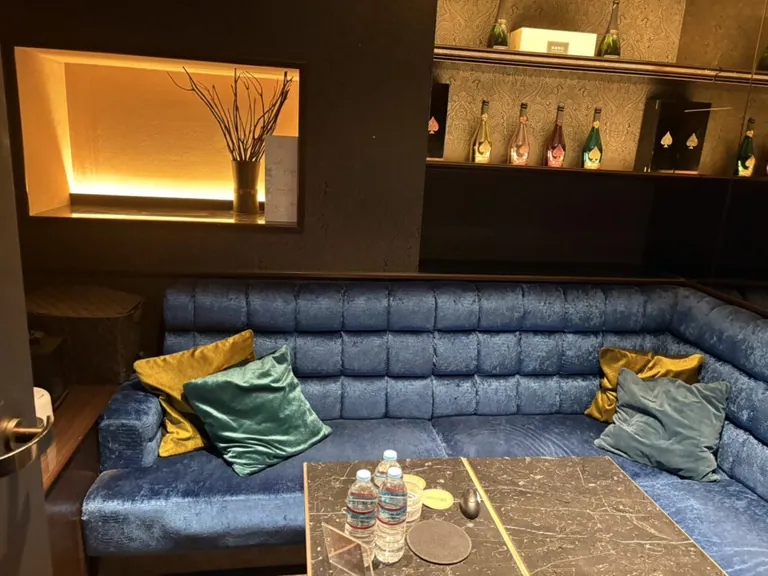 フェアリーの店内