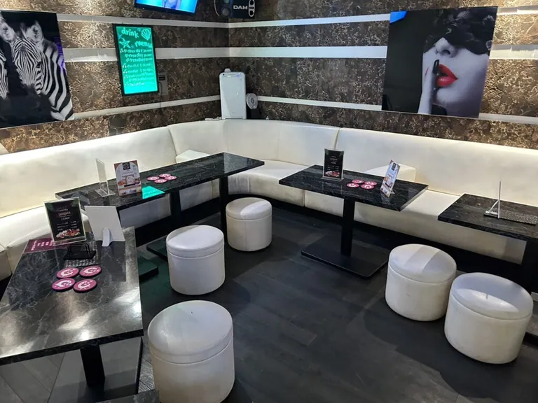 エッグの店内