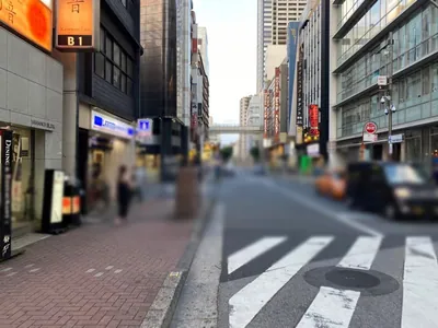 万寿 （マンジュ）への道順 12／14：左手にローソンが出てくるので更に直進します。