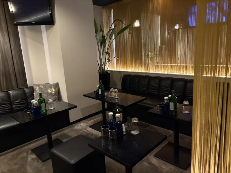 所沢　バビロンの店内