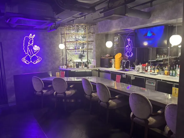 B4 （ビーフォー）の店内