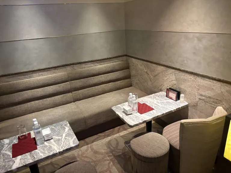 アイリスの店内