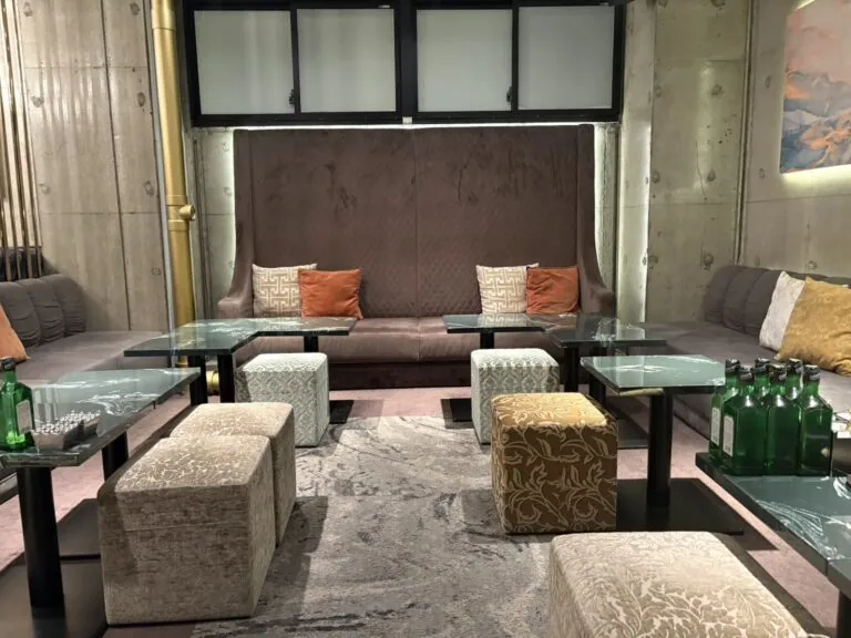 エムの店内