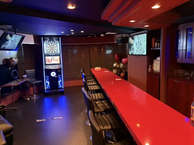 西日暮里 アンビシャスの店内