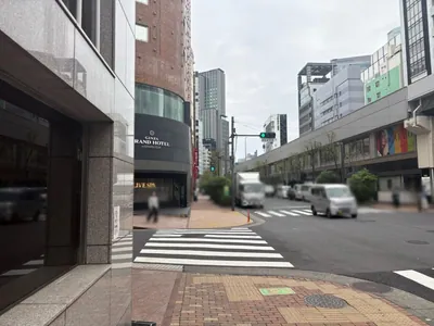 ボリバードへの道順 7／10：「難波橋」の交差点を渡ります。
