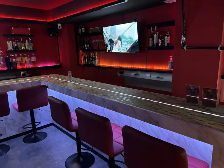 エグゼ （GIRL’S BAR EXE）の店内