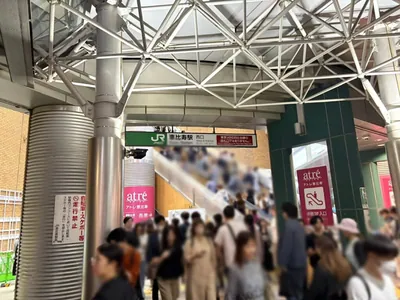 チケッツへの道順 1／10：「恵比寿駅」西口を出ます。