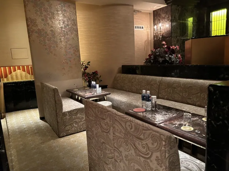 金銀彩 （キンギンサイ）の店内