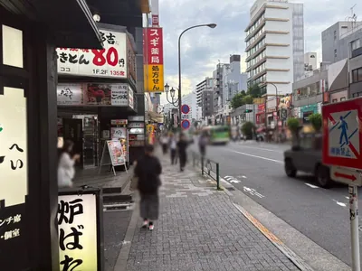 クラブジーへの道順 6／7：左手二つ目の路地を左折します。