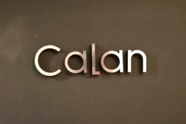 カランの店内