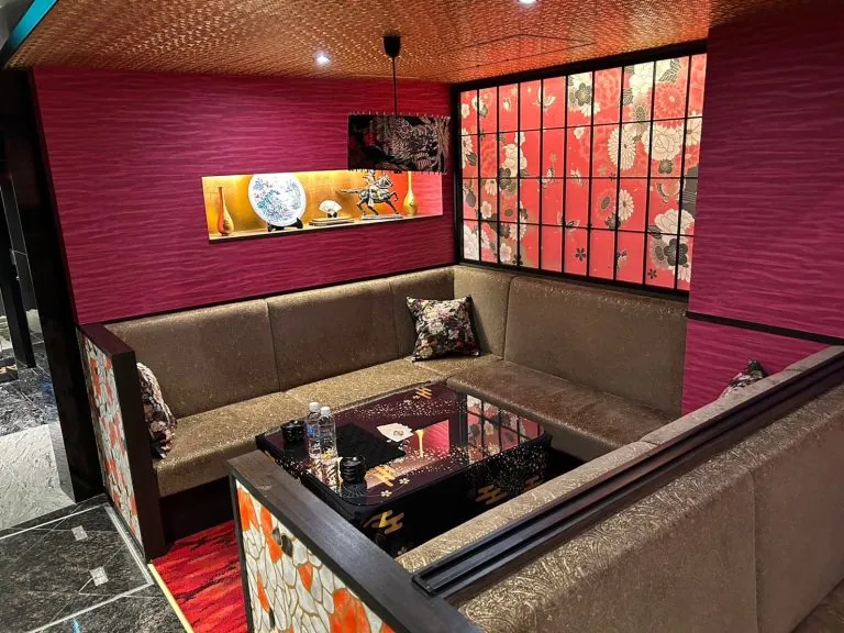 華遊城 (カユウジョウ)の店内