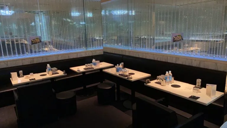 練馬　エクラの店内