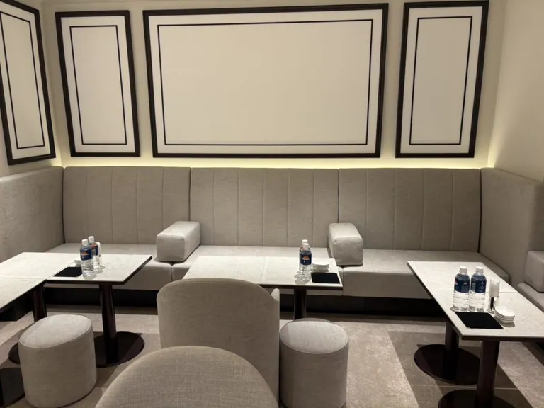 クラブ キューの店内