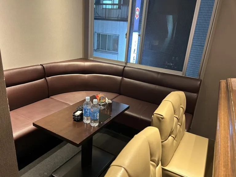 十八号 （ジュウハチゴウ）の店内