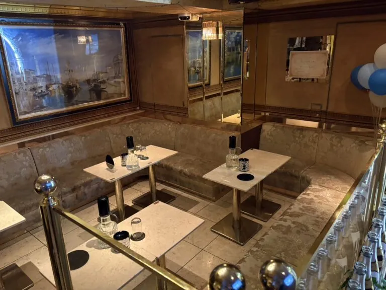 葛西 志留久 (シルク)の店内