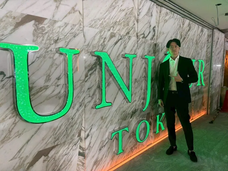 アンジュールの店内