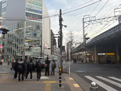 レジェンドへの道順 6／9：五叉路を右から二つ目の道を進みます。