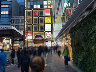 新小岩　スキャンダルへの道順 2／5：駅を背にして右に進みます。