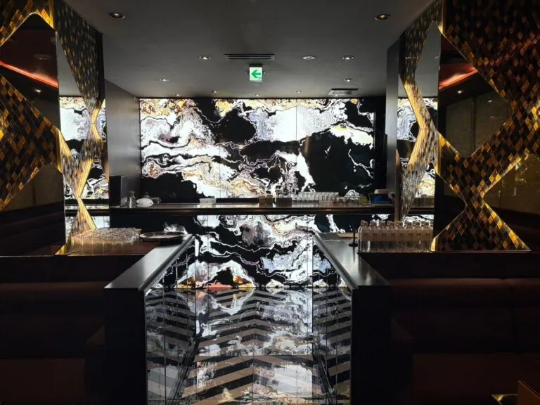 グランクリュの店内
