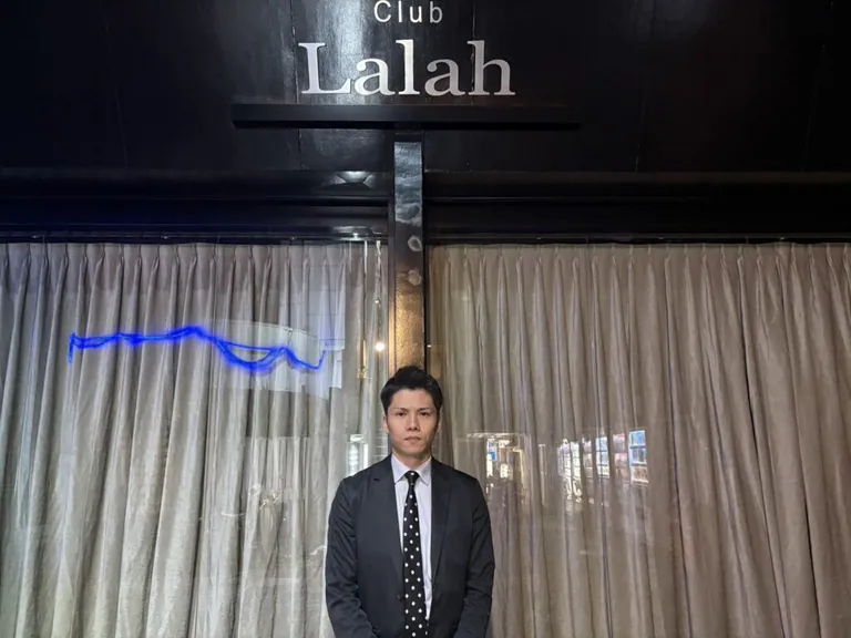 ララァの店内