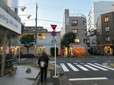 瑞江　ラックスへの道順 6／8：突き当りを左折します。