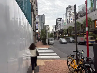 毛利 （もうり）への道順 6／10：一つ目の左手路地を越えて直進します。