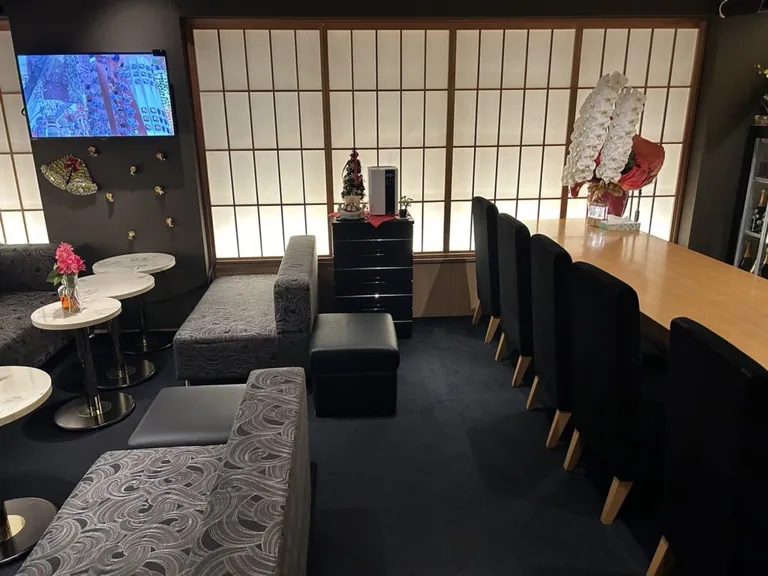 華れ （ハナレ）の店内