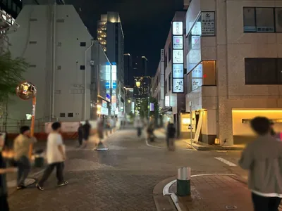 アマンダへの道順 4／5：二つ目の十字路を越え直進します。