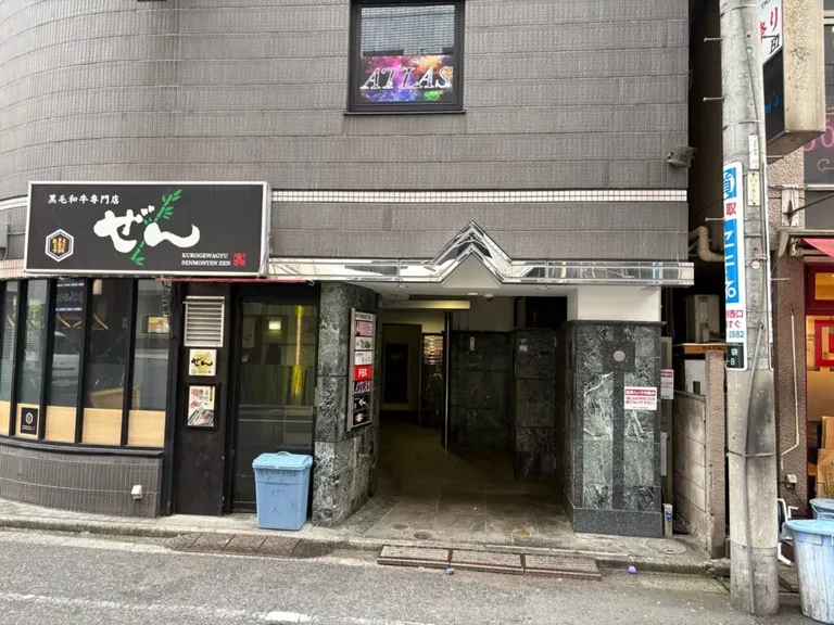 フォックスの店内