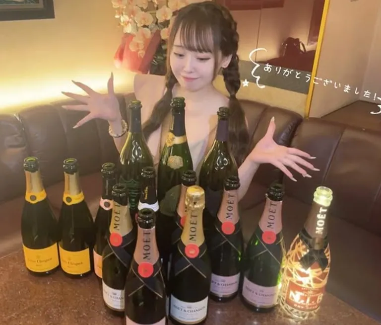 吉祥寺 宝石箱 (ホウセキバコ)の店内