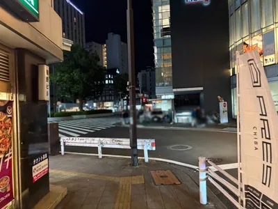 グランヴァレへの道順 14／17：千葉中央駅のロータリーを左折します。
