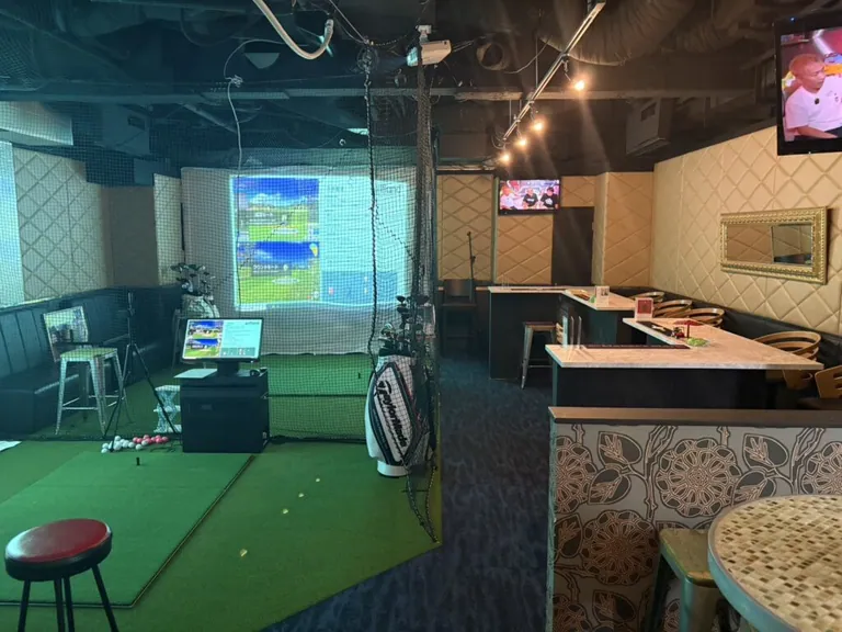 BF (ビーエフ)の店内