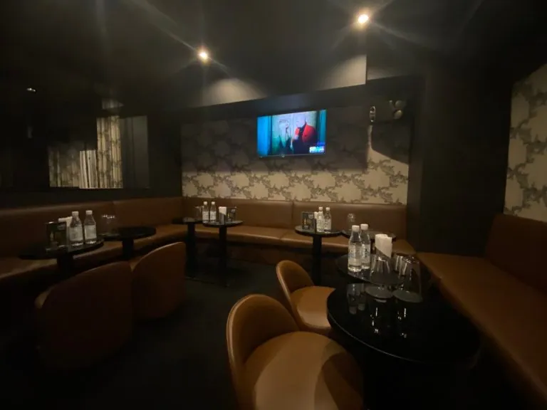 優雅 （ユウガ）の店内