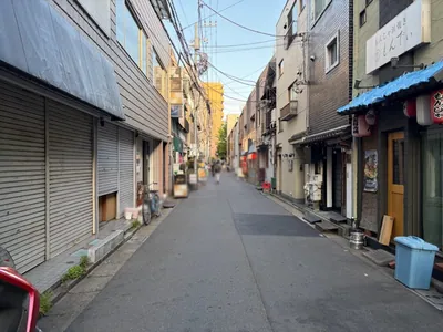 サボへの道順 7／8：直進します。