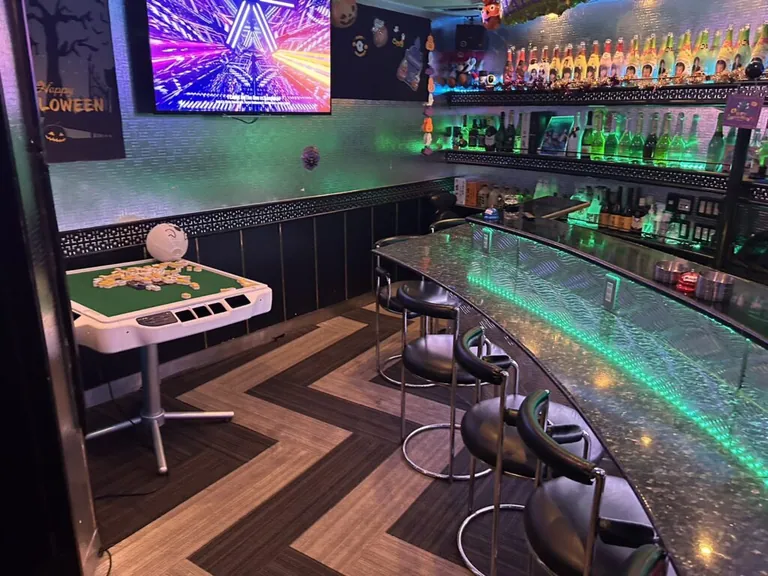 ロン （Girl’s Bar RON）の店内