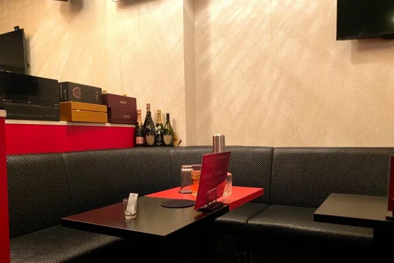アリア （Aria）/旧アイリスの店内