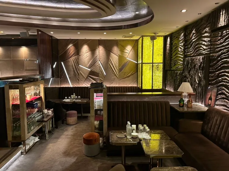 クレオールの店内