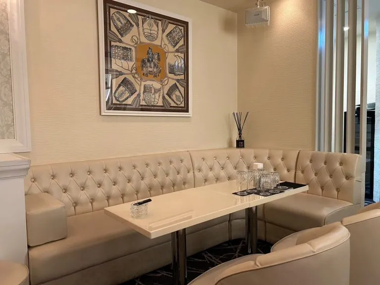 テンカラットの店内