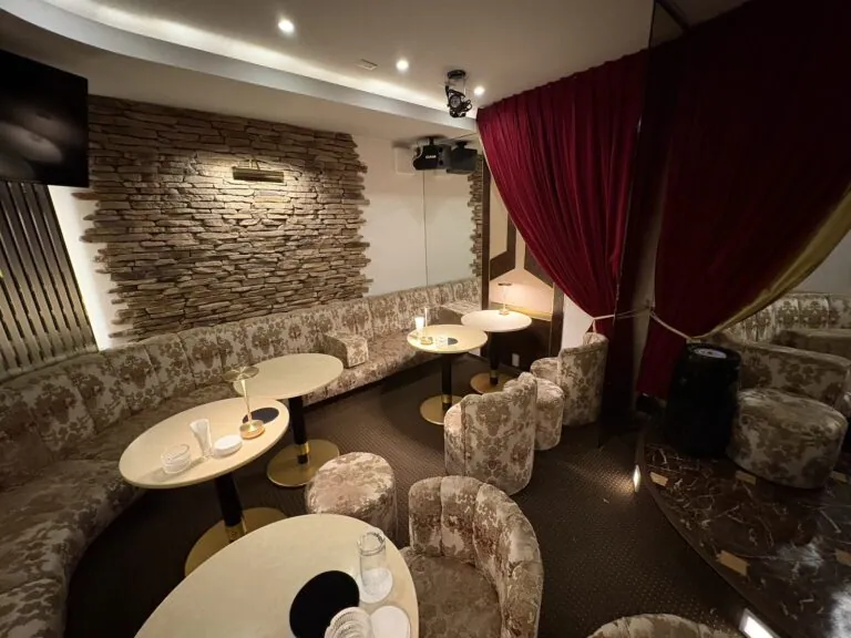 エスの店内