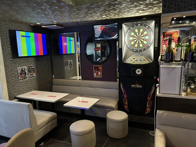 バウズーム （BOW×ZOOM）の店内