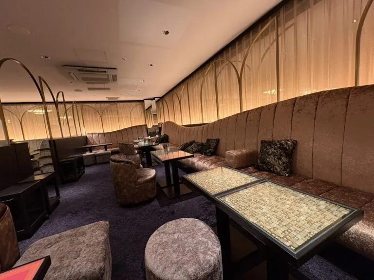 ボリバードの店内