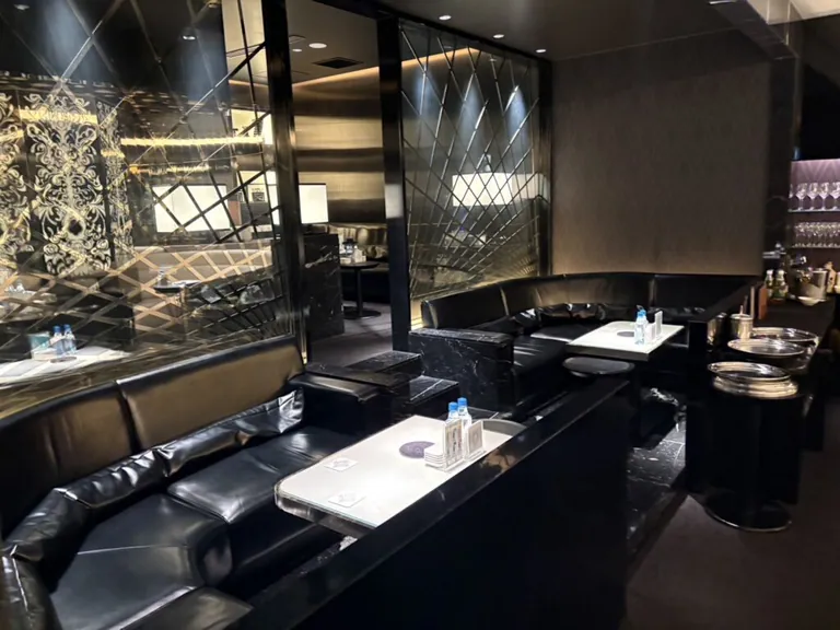 ララァの店内