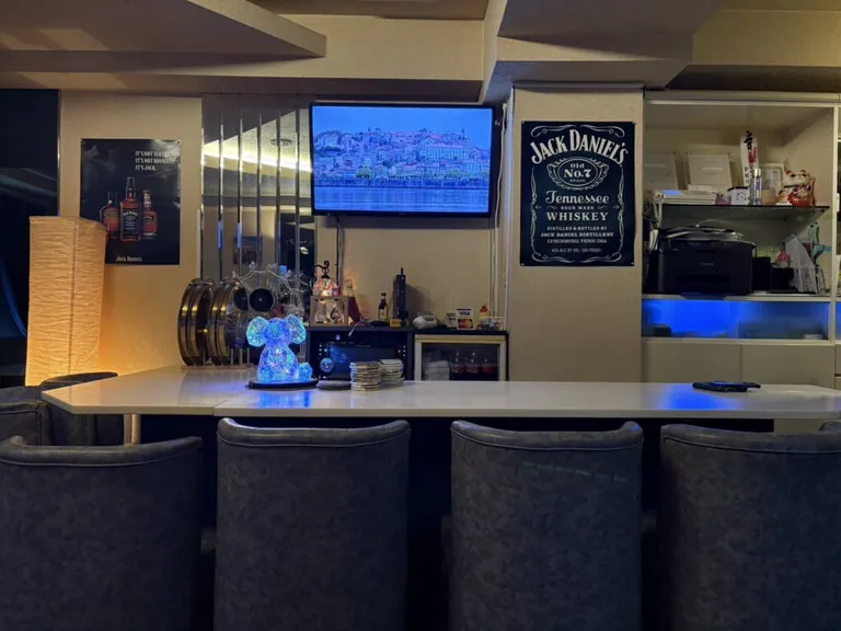 プロムドットの店内