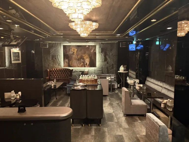 パラディの店内