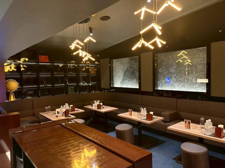 ブルジュの店内